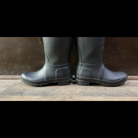Hunter Original Matte Tall Boots (w/ two pairs of boot socks) - Picture 4 of 10